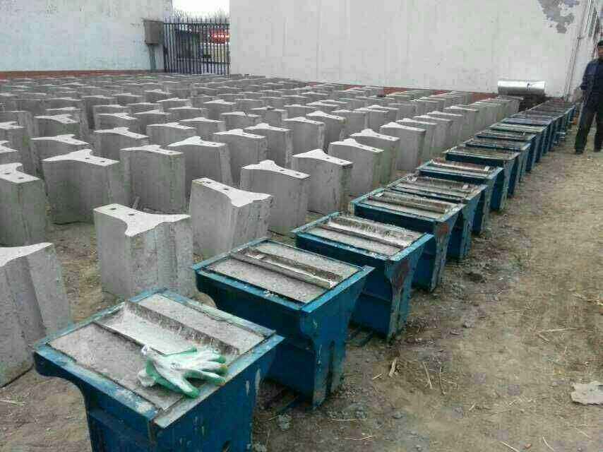 隔离墩华体平台_华体（中国）5.jpg
