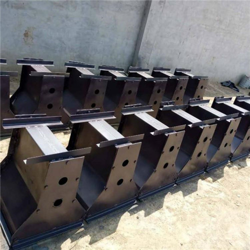现浇隔离墩华体平台_华体（中国）